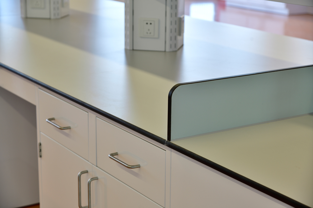 Laboratory Bench Divider